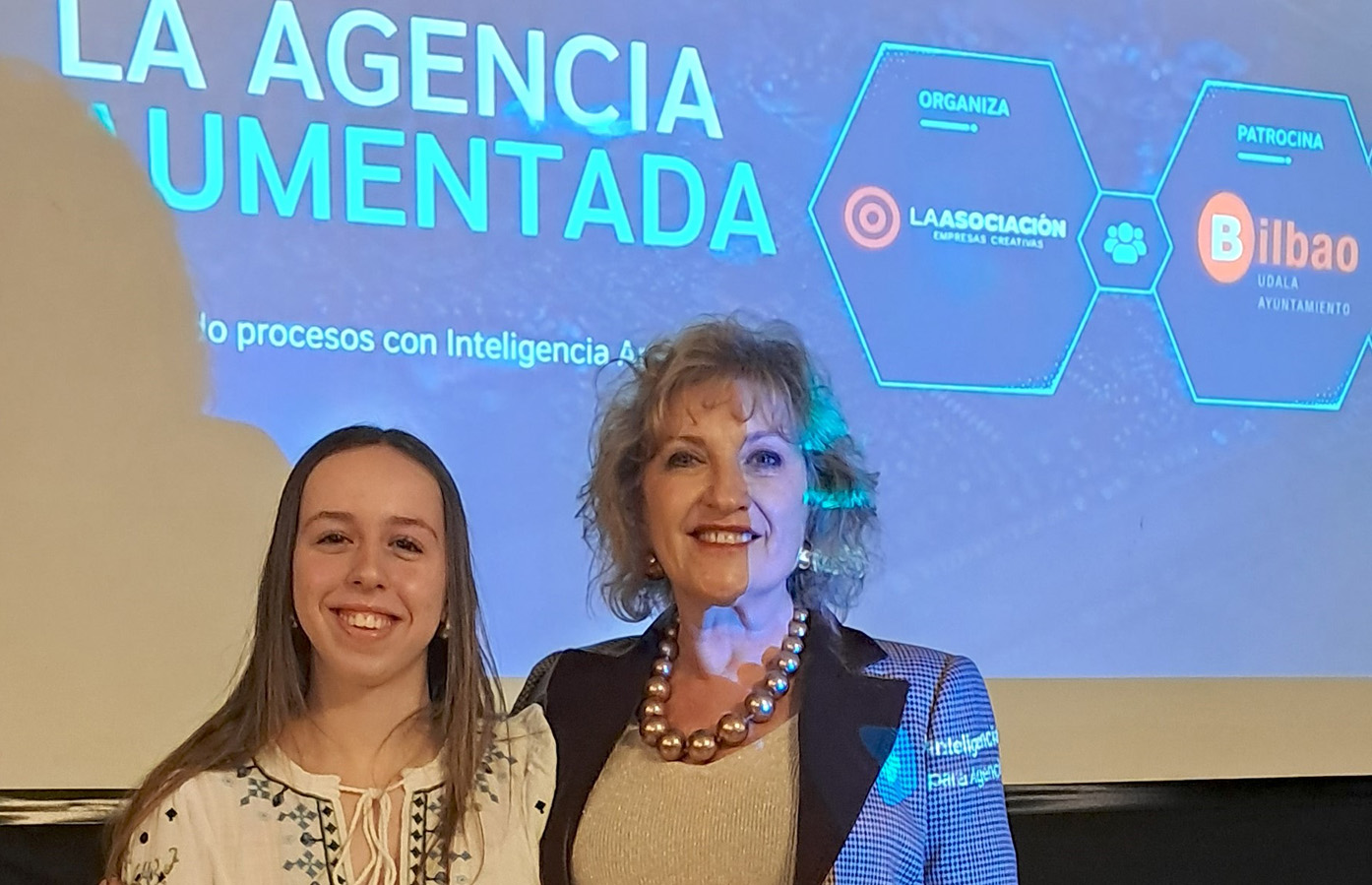La Agencia Aumentada